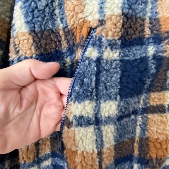 NWT Team Ltd. ladies blue plaid teddy zip jacket size small (fits more like a M) - Picture 6 of 13